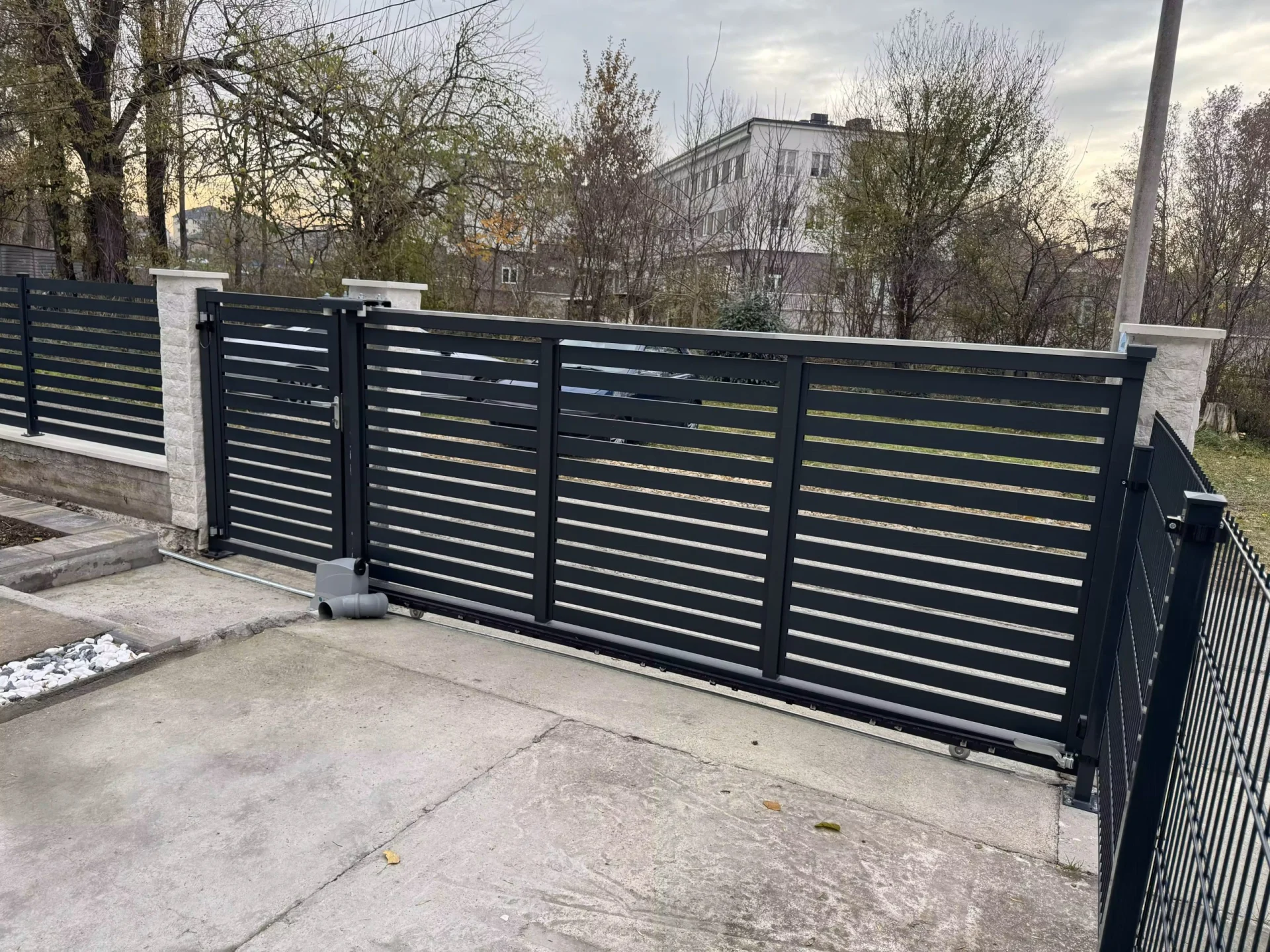 ALUMINIJUMSKA KLIZNA KAPIJA I OGRADA BELVEDERE