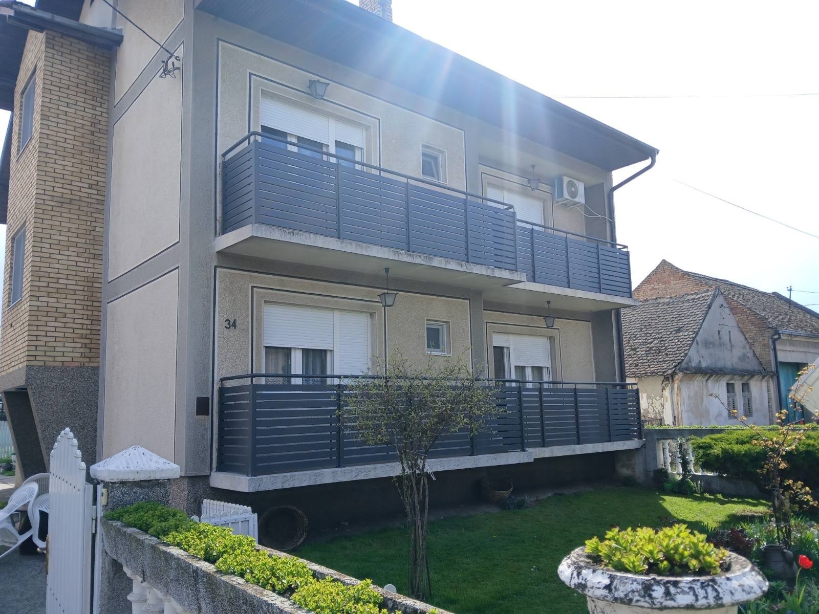 aluminijumska ograda sa lamelama za dvorište